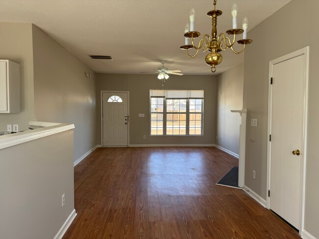 Foto del edificio - 109 Weststone Blvd