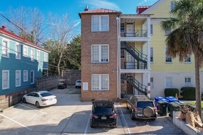 Building Photo - 210-212 Calhoun St