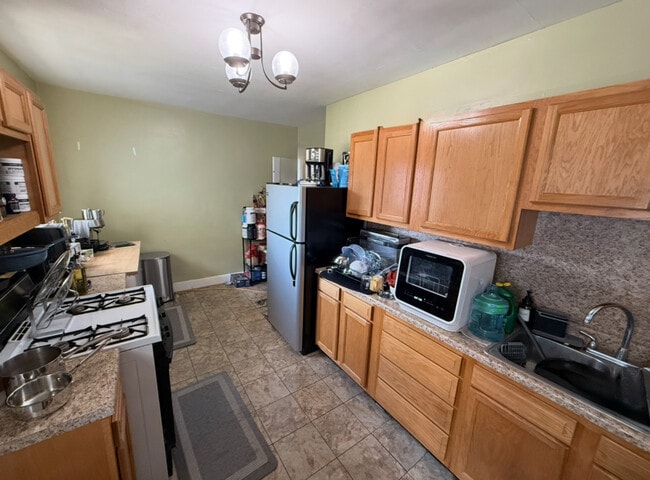 Building Photo - 1646 Lucia Ave