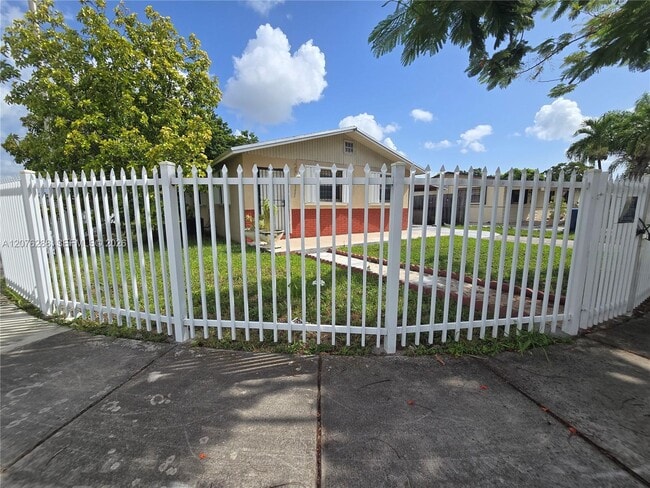 Foto del edificio - 11631 SW 182nd Terrace