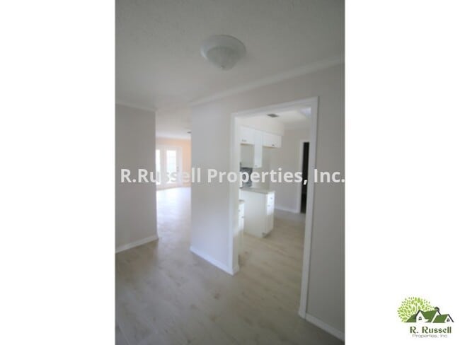 Building Photo - MUST SEE Completely Renovated Modernized D...