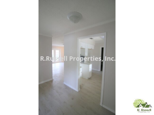 Foto del edificio - MUST SEE Completely Renovated Modernized D...