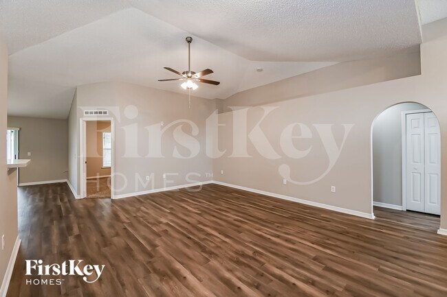 Foto del edificio - 5508 Ortega Park Blvd