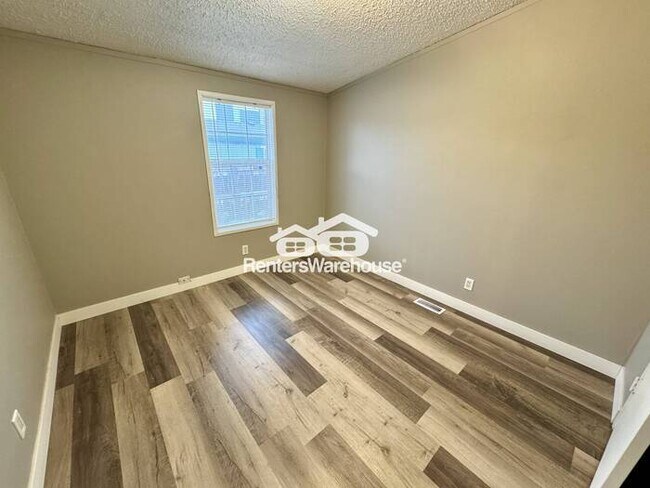 Building Photo - Lakewood Charmer 4 Bedroom 2 Bath!