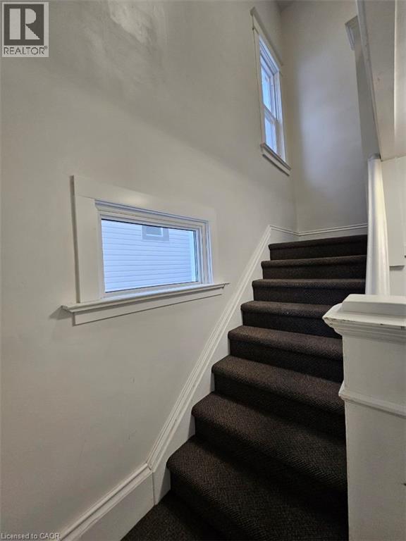 Building Photo - 90 Kent St S