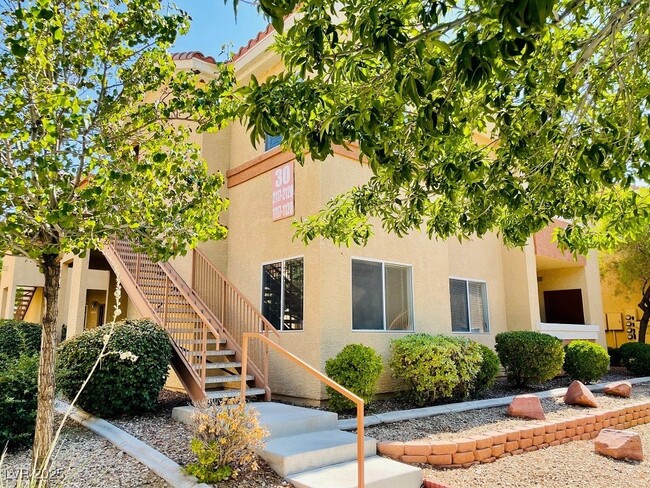 Building Photo - 1050 E Cactus Ave