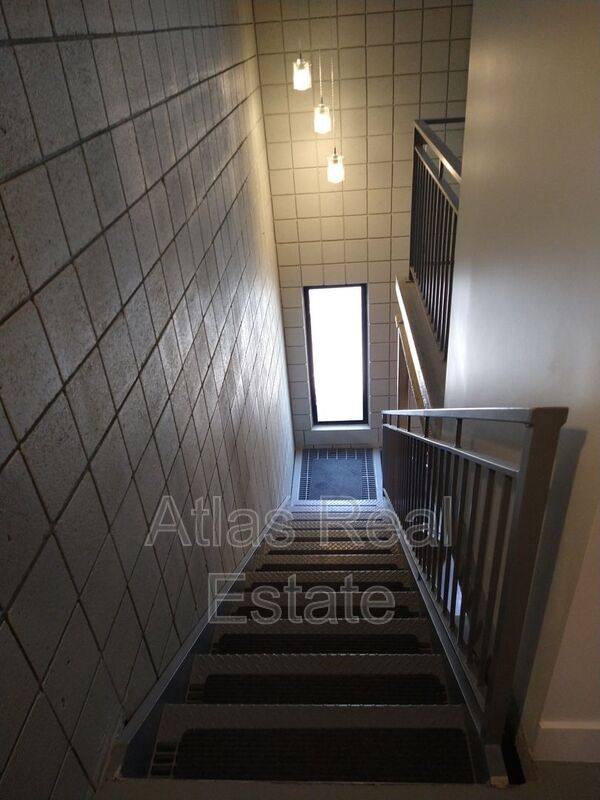 Foto del edificio - 360 W 300 S