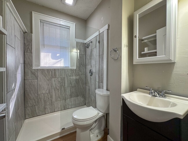 Foto del edificio - 3410 Kalynne St