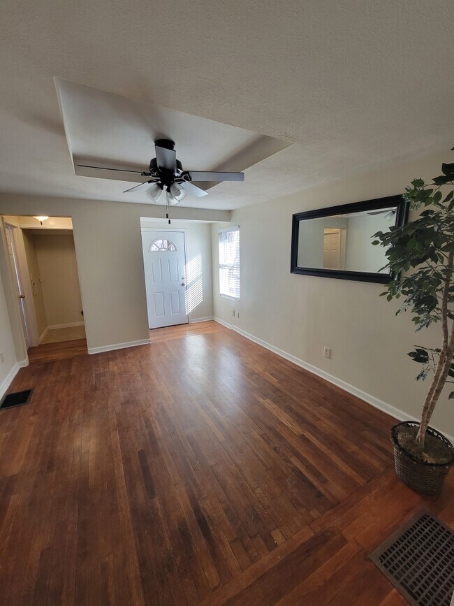 Foto del edificio - 504 Blue Ridge Blvd
