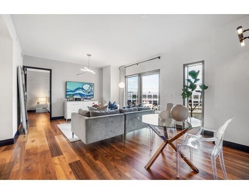 Foto del edificio - 300 Pier 4 Blvd.