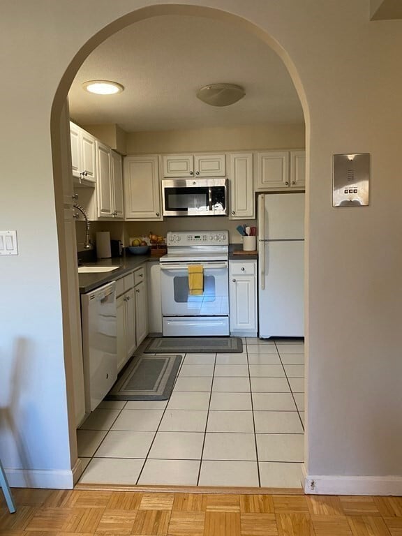 Building Photo - 329 Harvard St