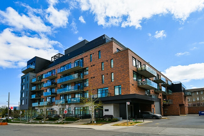 Building Photo - 25 Malcolm Rd