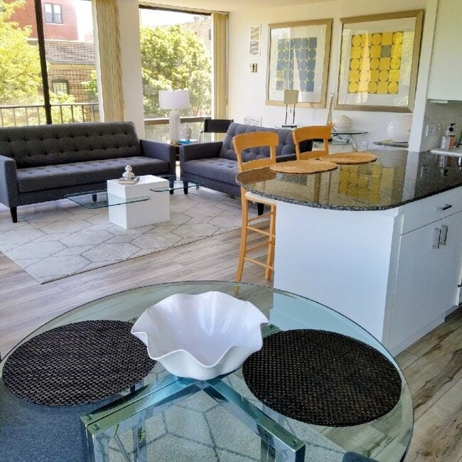 Foto del edificio - 345 W Fullerton Pky