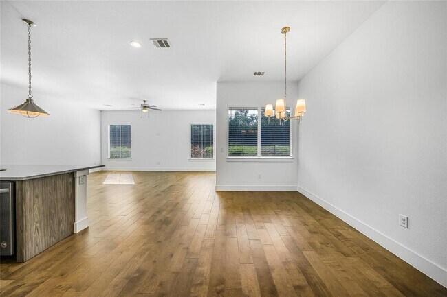 Foto del edificio - 7808 Ryans Way