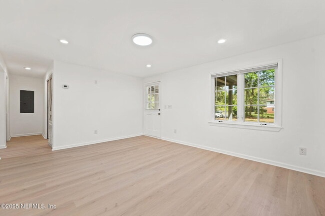 Building Photo - 3520 Bessent Rd