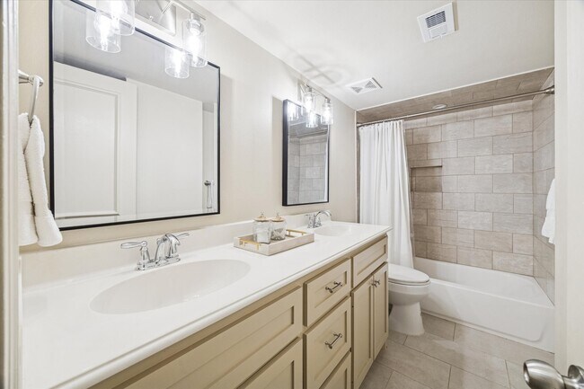 Foto del edificio - 14703 Barryknoll Ln