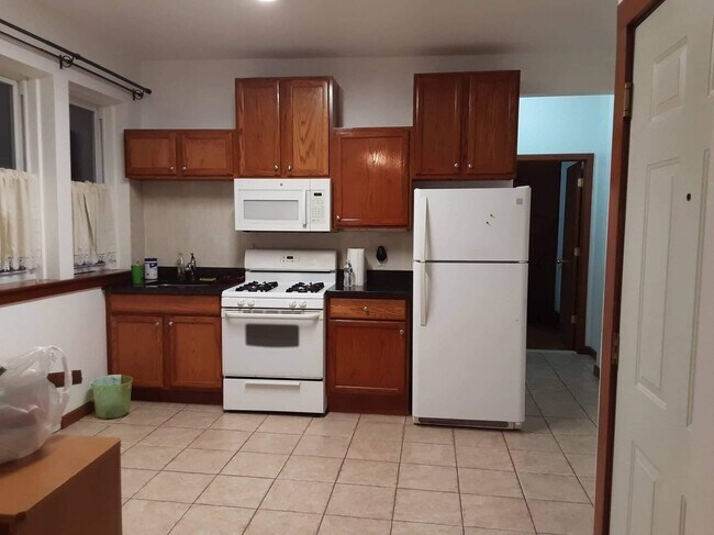 Building Photo - 40 Hamilton Rd