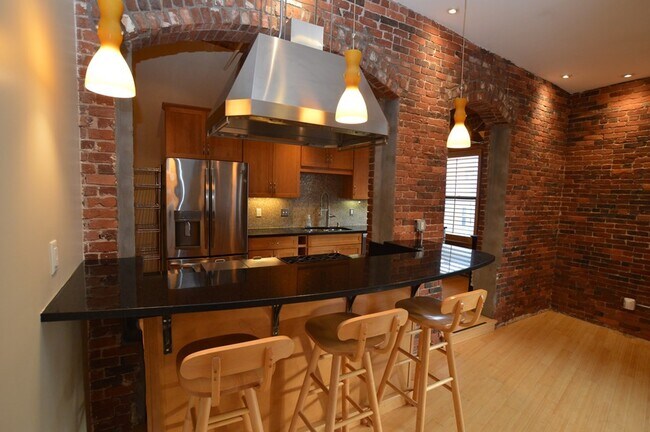 Building Photo - 27 Fayette St