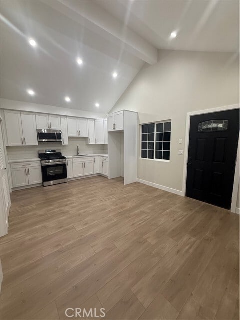 Foto del edificio - 8039 Allott Ave