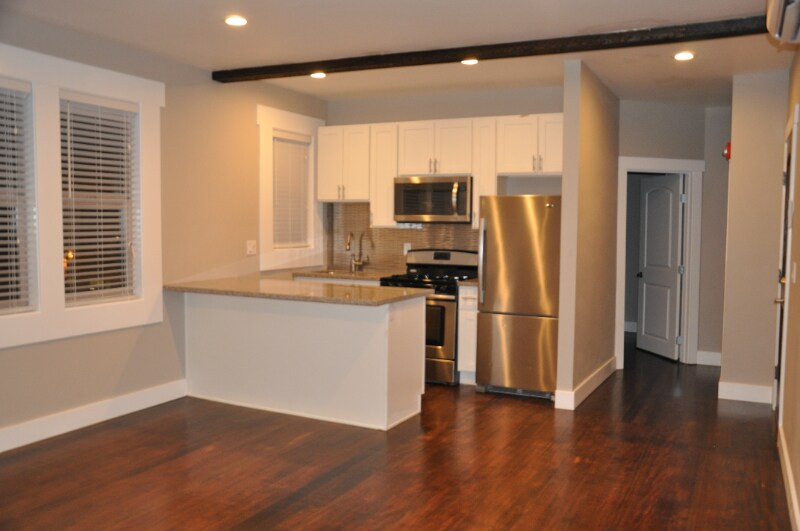 Primary Photo - 702 4th Ave E