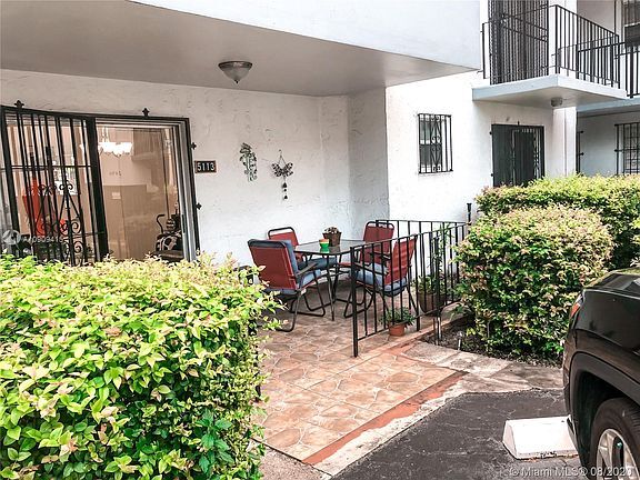 patio with parking in front - 2496 SW 17th Ave