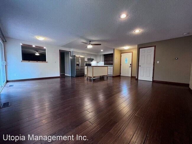 Foto del edificio - 4 br, 2 bath House - 824 SE 207th Ave.