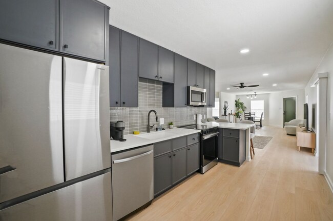 Foto del edificio - 2125 W Cypress St