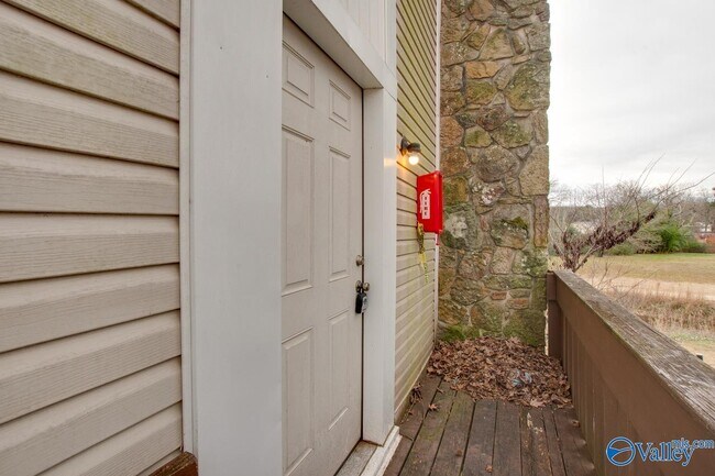 Foto del edificio - 9020 Mahogany Row SE