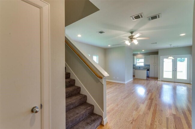 Foto del edificio - 612 E 38th St