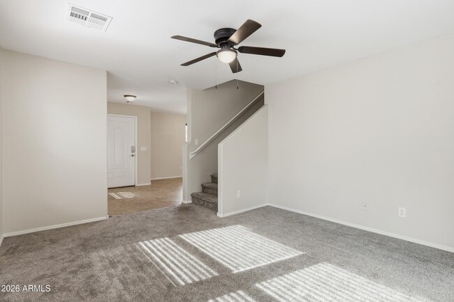 Foto del edificio - 1853 S Balboa Dr