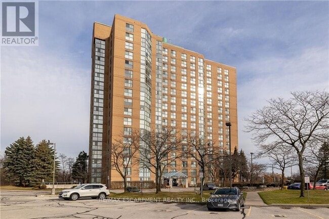 Photo du bâtiment - 90-990 Dale Ave