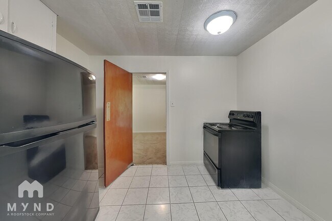 Building Photo - 7538 Vista Verde St