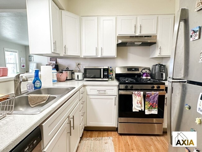 Photo - 715-723 19th Apartment