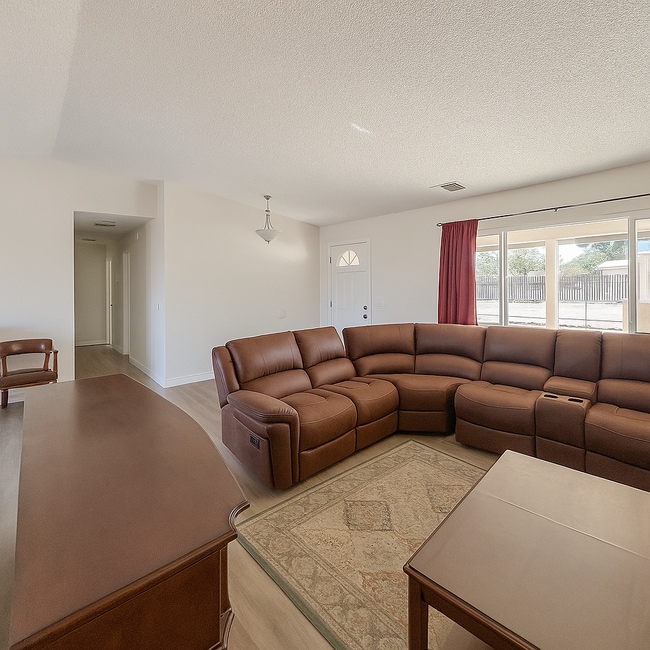 Foto del edificio - 16549 Mossdale Ave