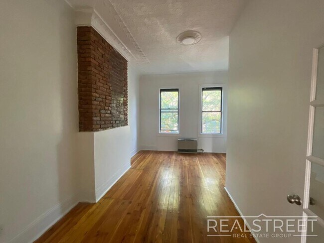 Building Photo - NEW 3 BED 2 BATH IN BUSHWICK!