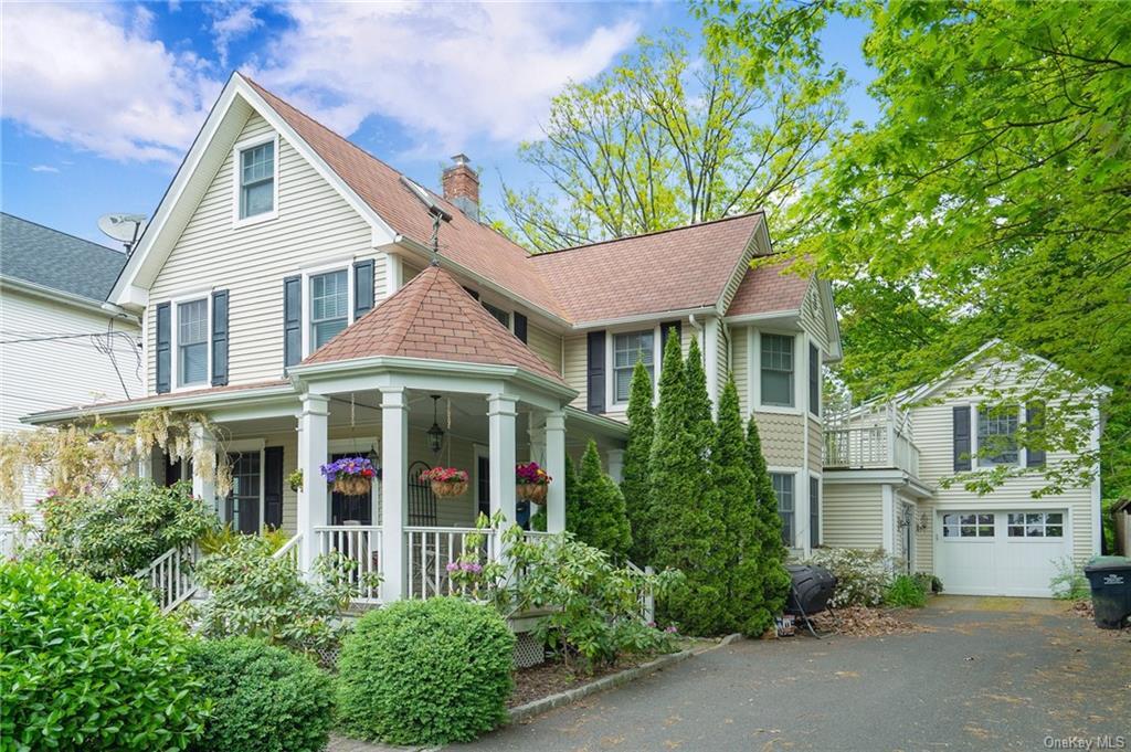 Primary Photo - 73 Mead Ave