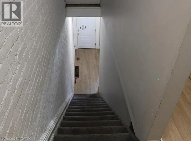 Building Photo - 500 Main St E