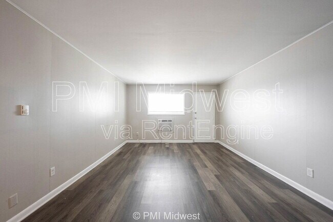 Foto del edificio - 7046 US-36