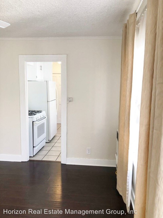 Foto del edificio - 1130 N Kingsley Dr