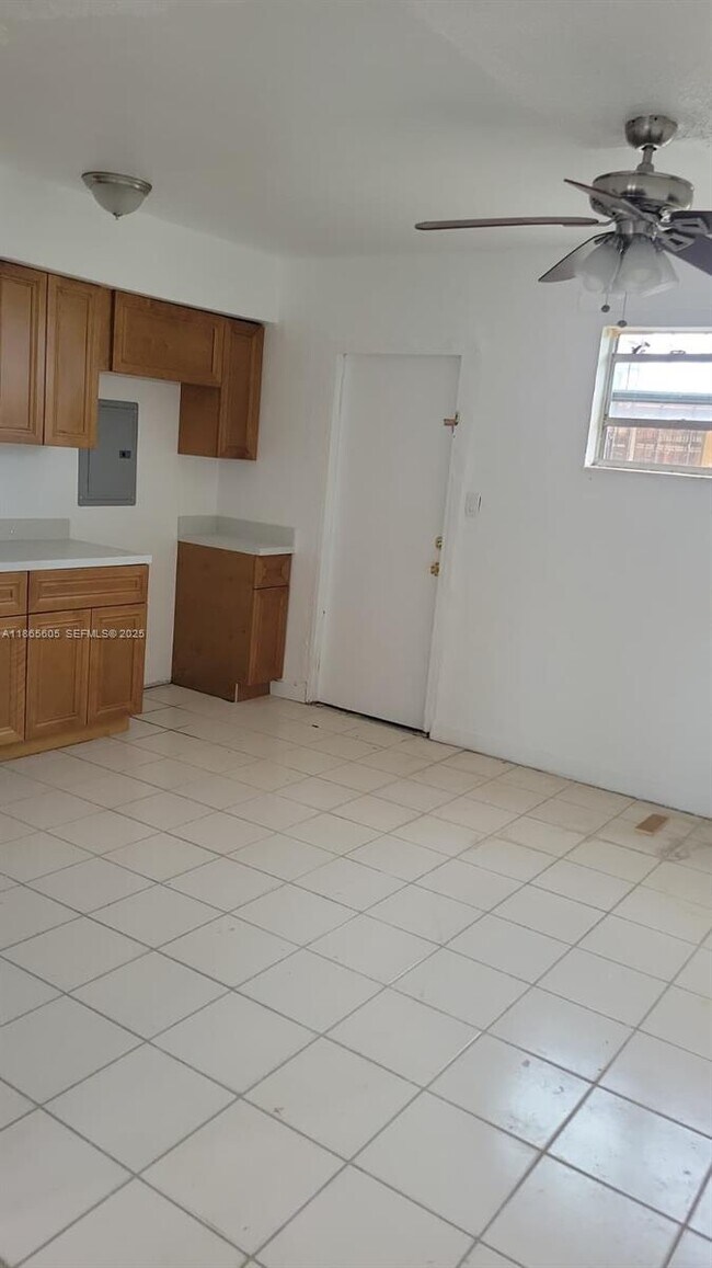 Foto del edificio - 1406 NW 2nd Ave