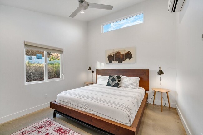 Foto del edificio - FURNISHED Property!