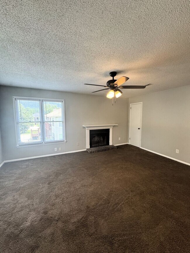 Building Photo - Available For Immediate Move-In!