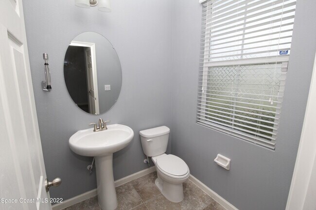 Building Photo - 884 Musgrass Cir