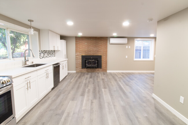 Foto del edificio - 831 NE 128th St