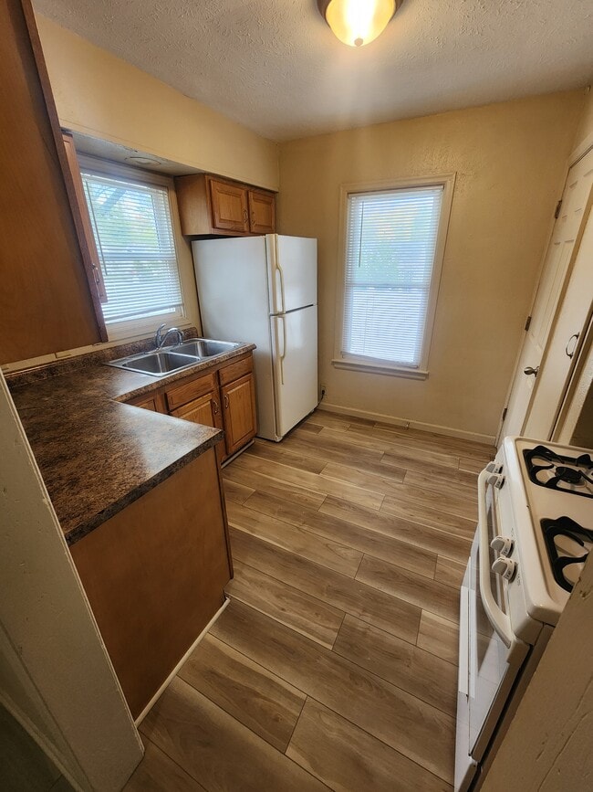 Foto del edificio - 728 Concord Ave