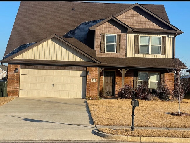 Front - 123 Heritage Way Dr