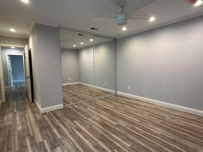 Building Photo - ***Available Now***  4 bedroom, 2 bath hom...