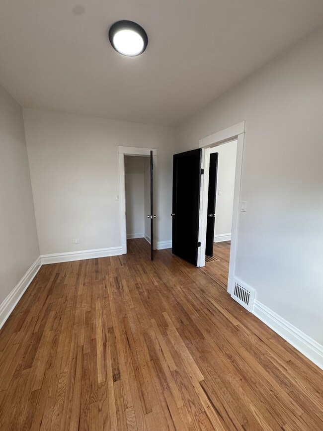 Building Photo - 3516 W Evergreen Ave