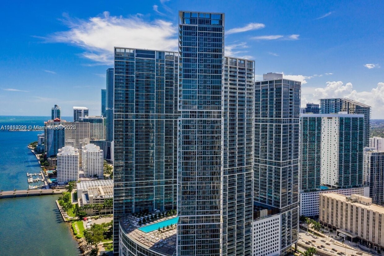 Primary Photo - 485 Brickell Ave