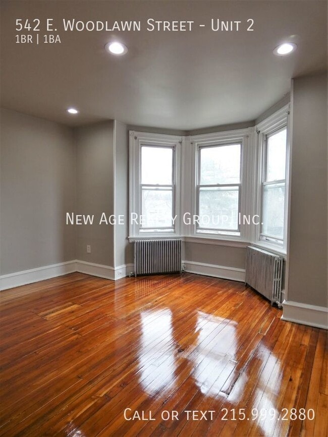 Building Photo - 542 E Woodlawn St